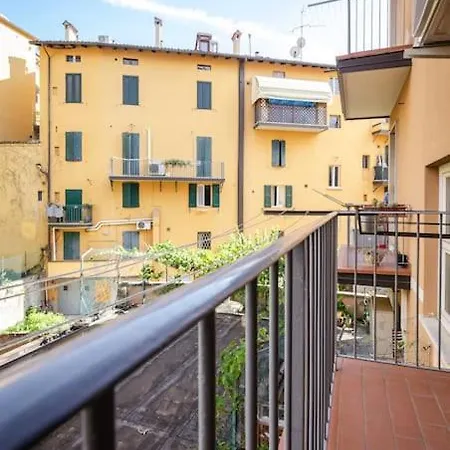 Dimora Saragozza Apartman